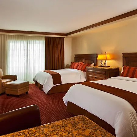 Tivoli Lodge Vail室外照片